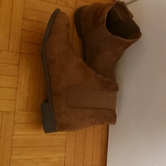 Boots - Picture 2 of 3